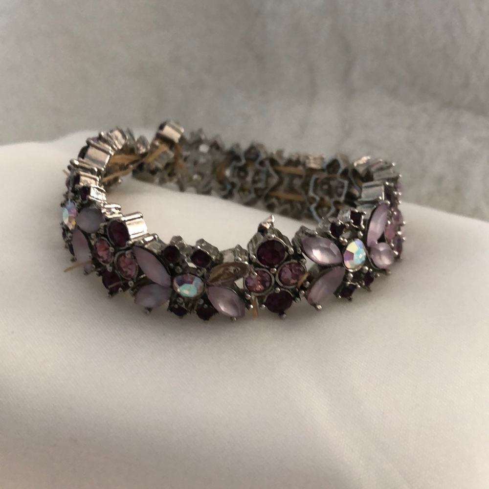 Shades of purple stretch braclet